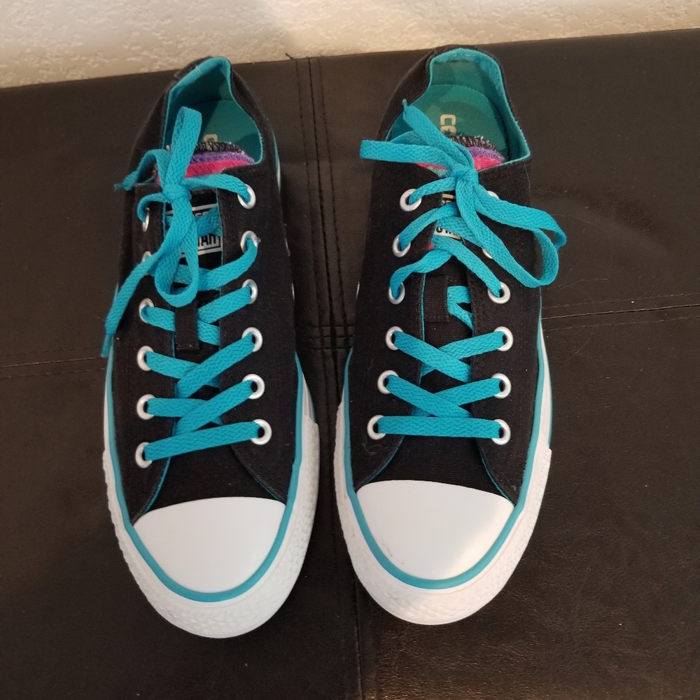 CONVERSE WOMEN'S ALL STAR LOW TOP.......